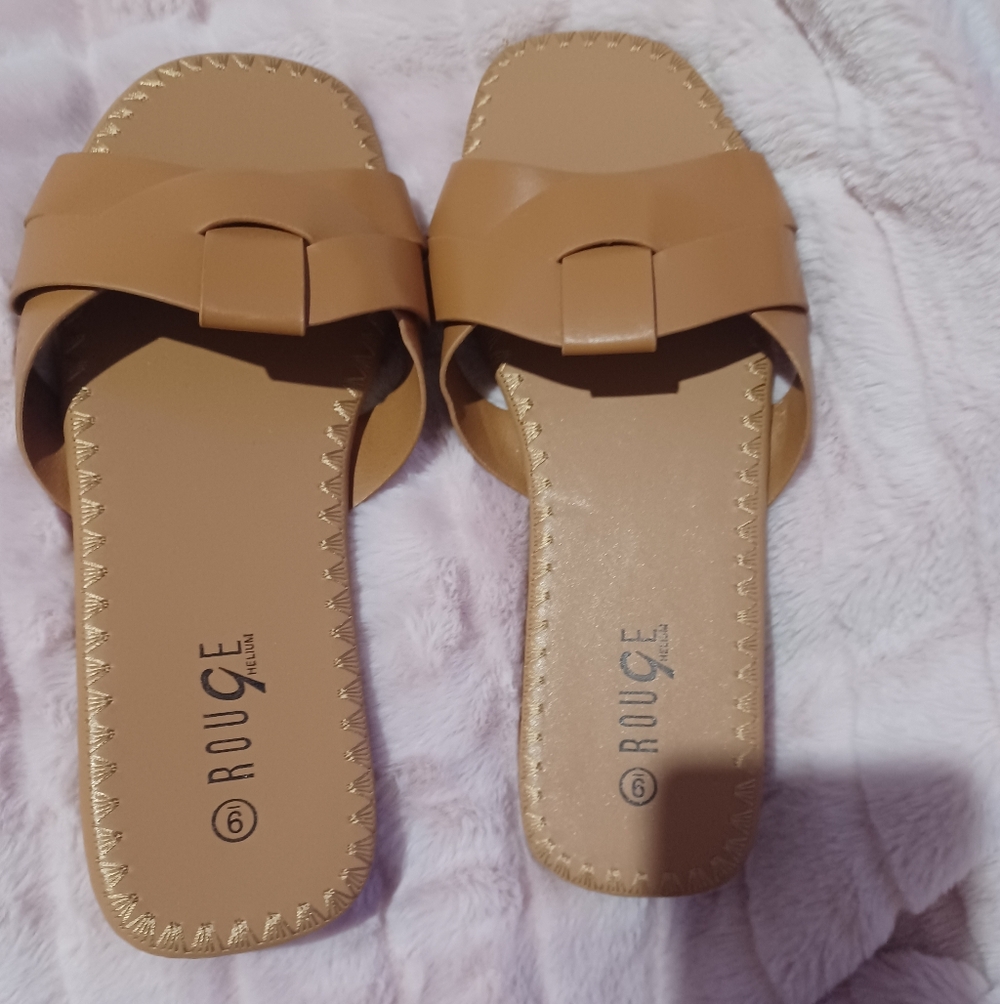 Rouge Helium Women's Brown Sandals